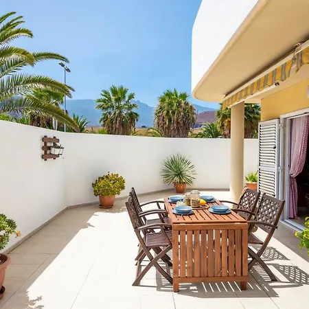 Bright 2-bedroom With Pool And Terrace