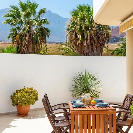 Bright 2-bedroom With Pool And Terrace Apartman