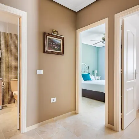 Bright 2-bedroom With Pool And Terrace