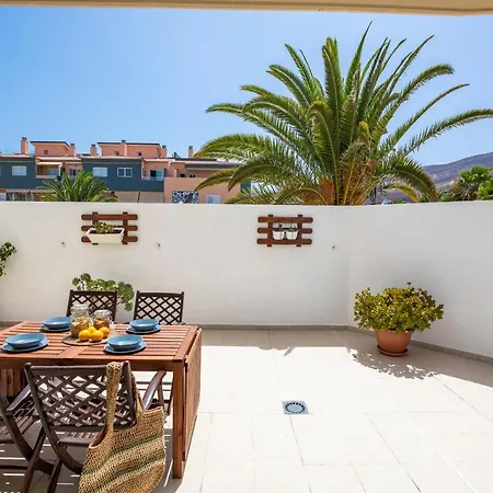 Apartman Bright 2-bedroom With Pool And Terrace