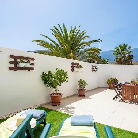 Lejlighed Bright 2-bedroom With Pool And Terrace