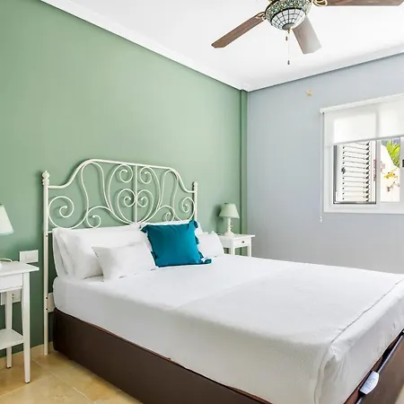 Bright 2-bedroom With Pool And Terrace *