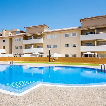 Lejlighed Bright 2-bedroom With Pool And Terrace