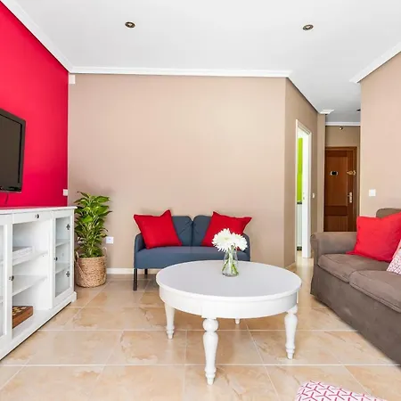 Bright 2-bedroom With Pool And Terrace
